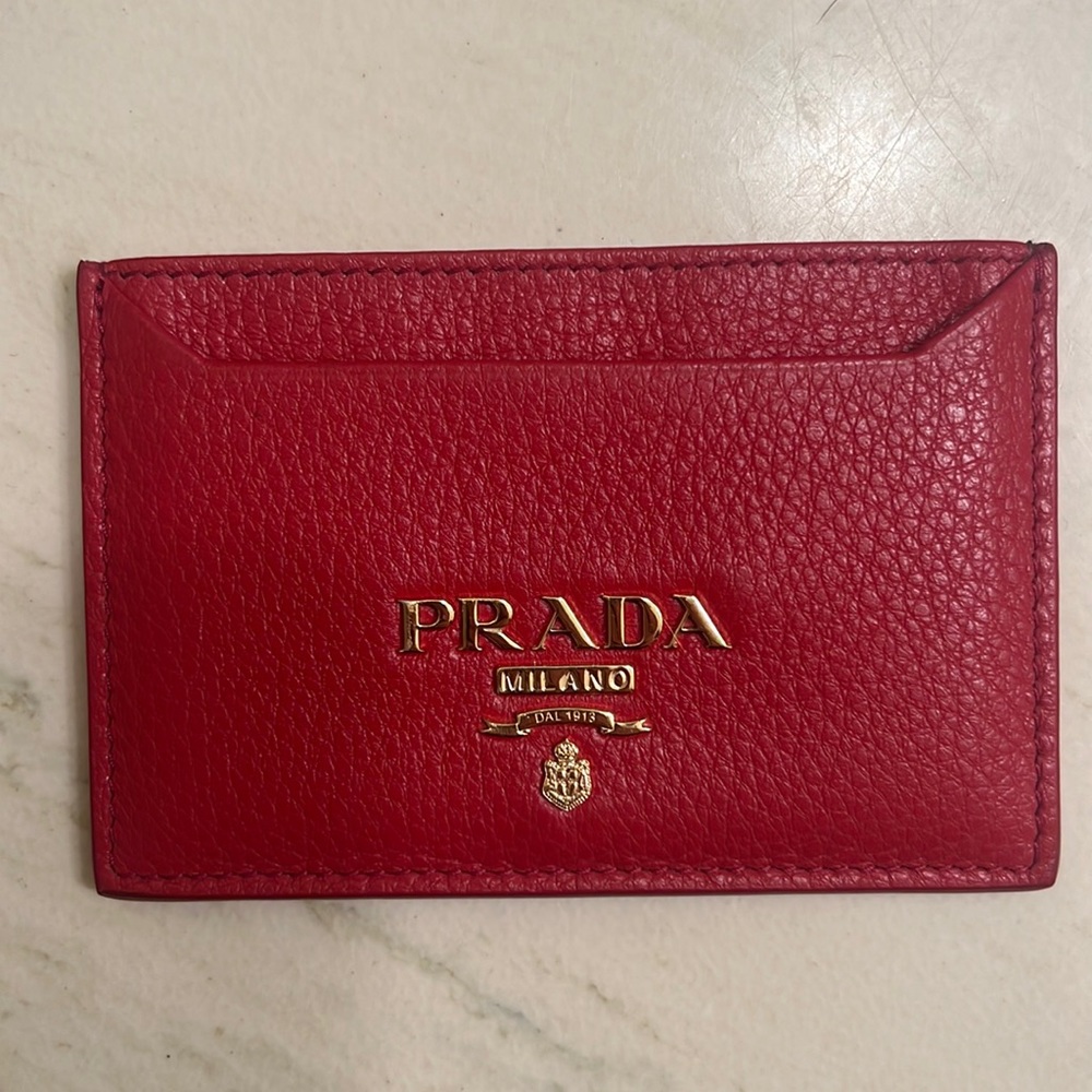 Prada card case! Red! I only used 1 time!! I’m perfect condition!!